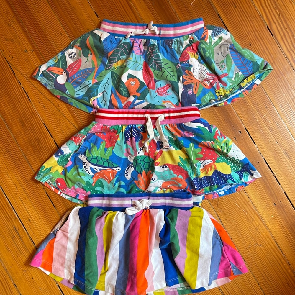Bundle / Lot of 3 Mini Boden skorts. Size 4-5Y.